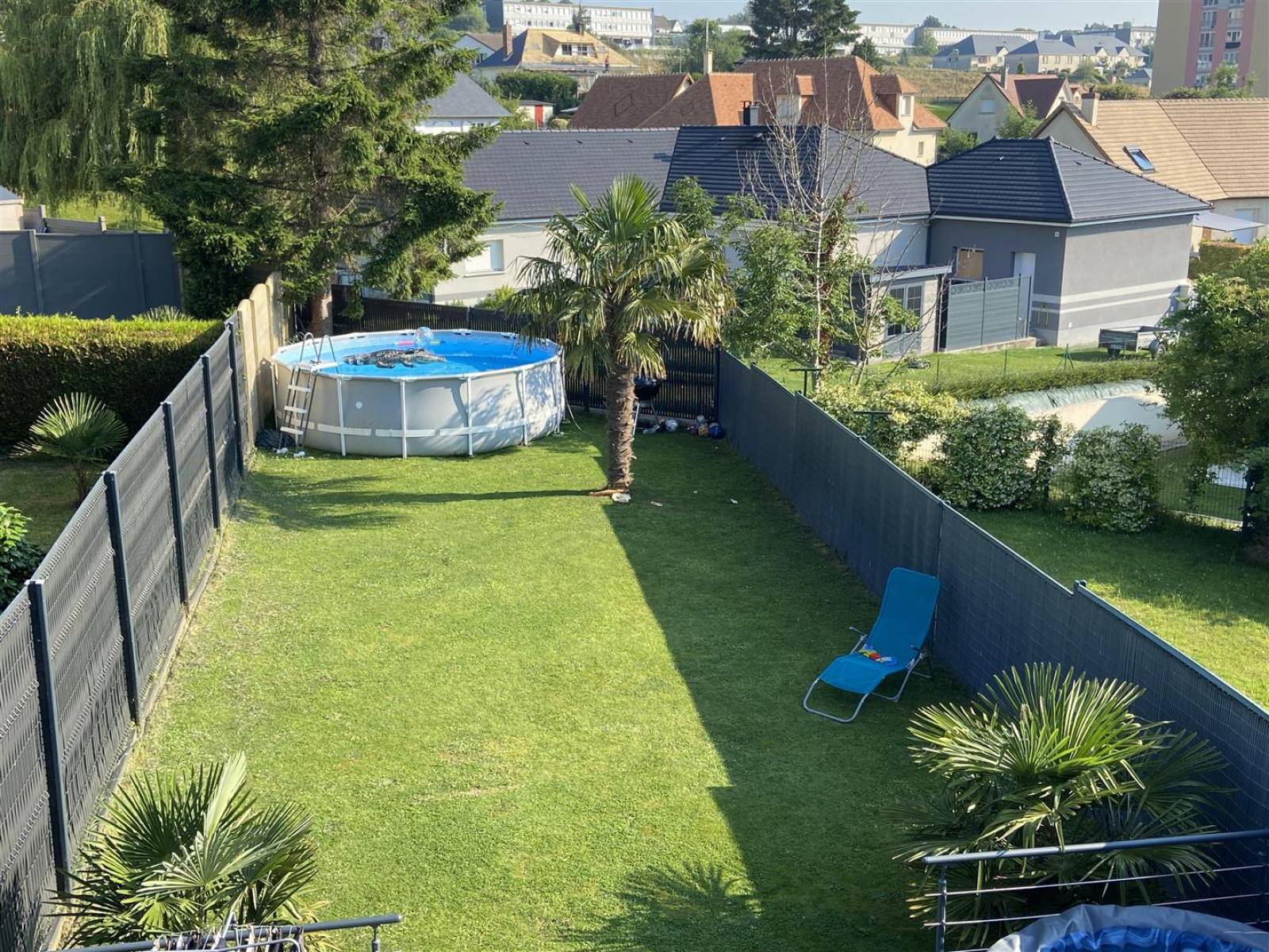 Maison de ville entièrement rénovée avec SOUS-SOL COMPLET et BEAU JARDIN située à MONTIVILLIERS (76290)