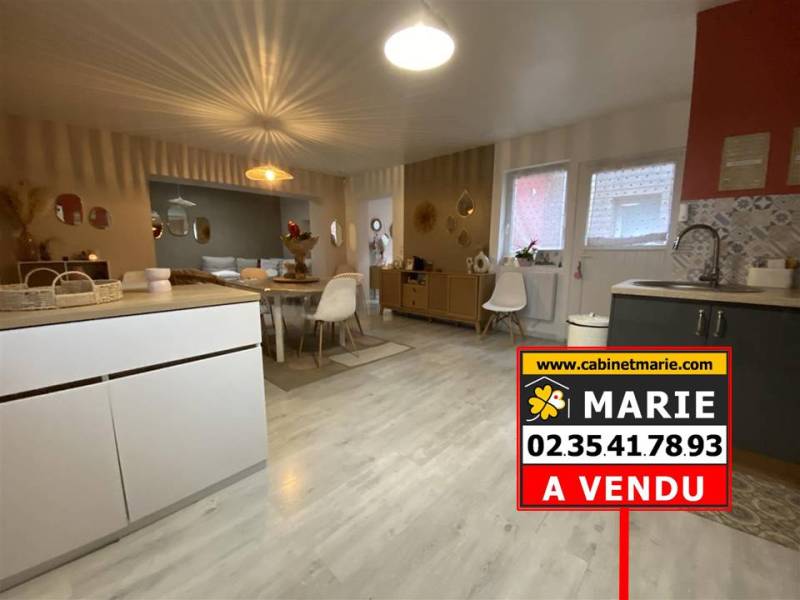 VENDU ! ENSEMBLE IMMOBILIER - BON ÉTAT  situé axe LE HAVRE - SAINT ROMAIN DE COLBOSC (76700)