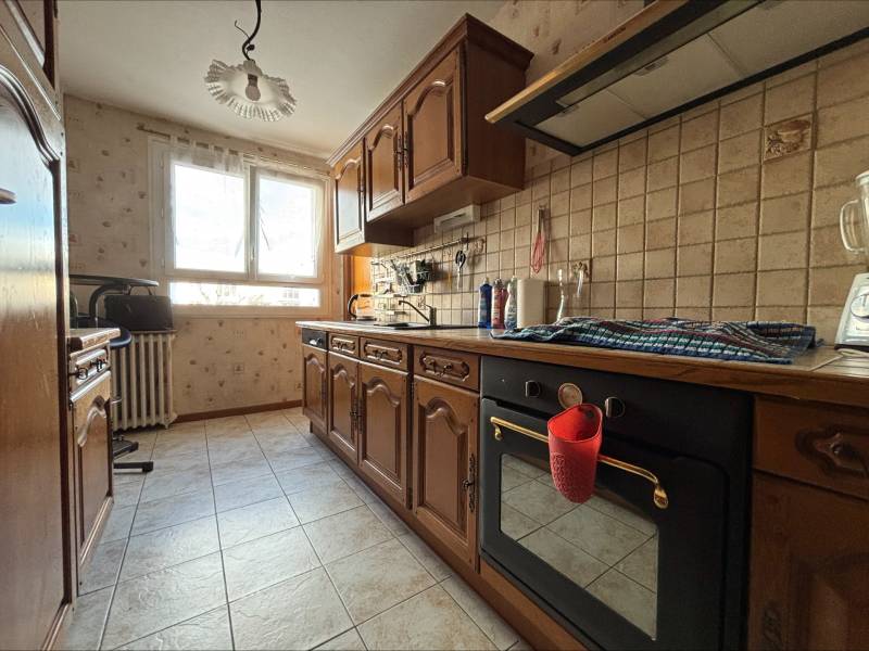 VENDU  ! Appartement BEAU VOLUME T4 avec BALCON bien situé proche futur TRAMWAY au HAVRE (76600) - Graville