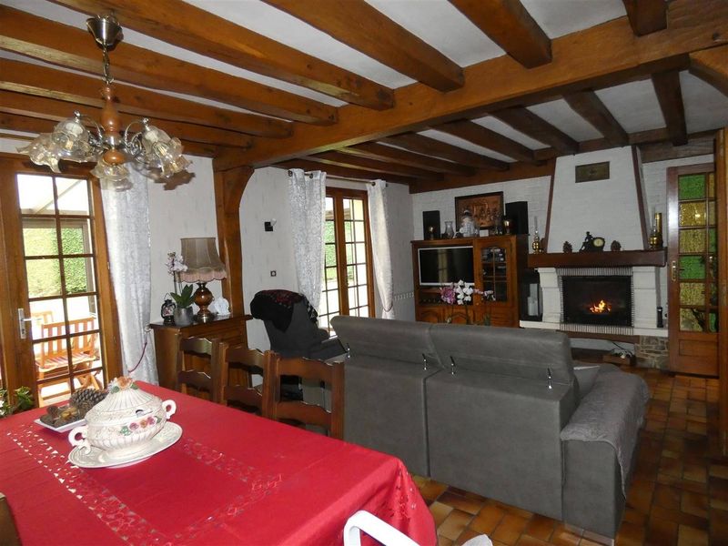 PAVILLON TRADITIONNEL T5 avec GARAGE et JARDIN situé à SAINT LAURENT DE BRÈVEDENT 76700
