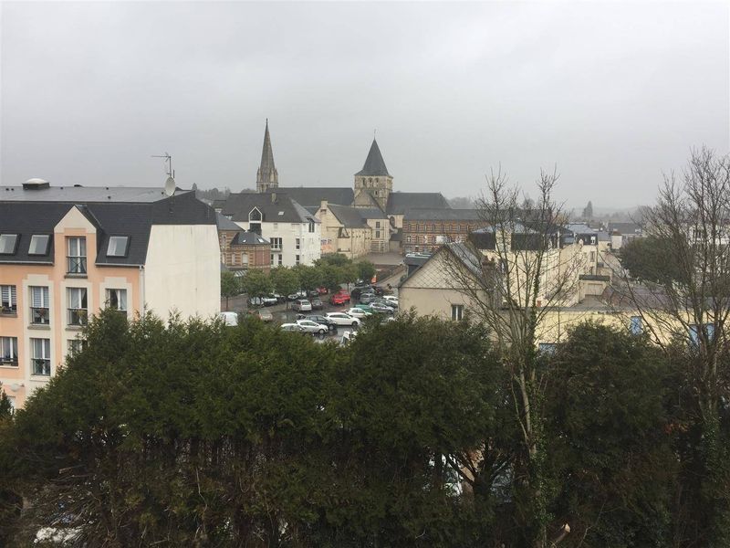 À vendre, MAISON DE VILLE avec COUR + JARDIN à MONTIVILLIERS - CENTRE (76290)