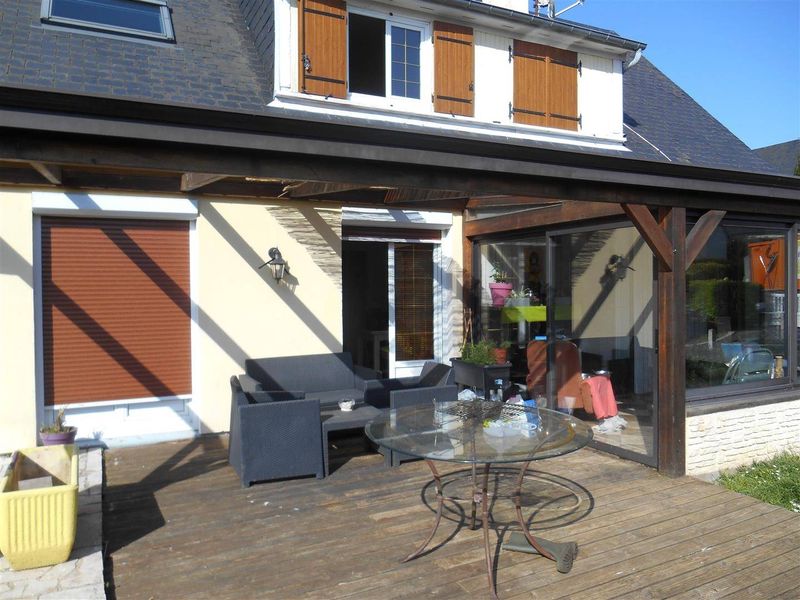 MAISON FAMILIALE F6 avec vie de PLAIN-PIED à vendre à SAINT ROMAIN (76430)