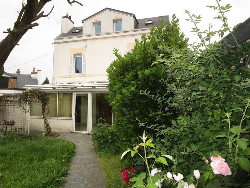 BELLE MAISON DE CARACTÈRE F5 avec GARAGE 2V. et JARDIN au HAVRE - SAINTE CÉCILE 76610