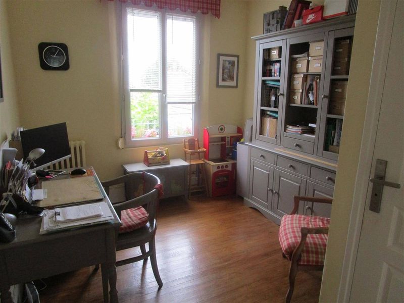 BELLE MAISON T4 avec CACHET sur COUR/PATIO située PLACE SAINTE CÉCILE 76610