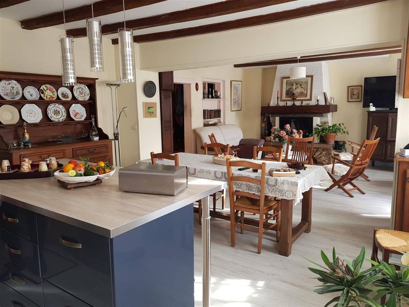 JOLIE MAISON DE CARACTÈRE T4 + STUDIO INDÉPENDANT en vente à YPORT 76110