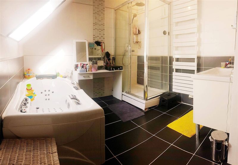 MAISON TRADITIONNELLE sur SOUS-SOL COMPLET situé entre MONTIVILLIERS et GODERVILLE 76110