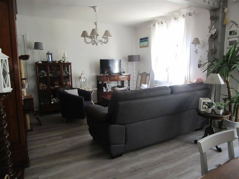 PLAIN-PIED TOTAL T4 avec BEAU JARDIN ARBORÉ situé à APLEMONT 76610