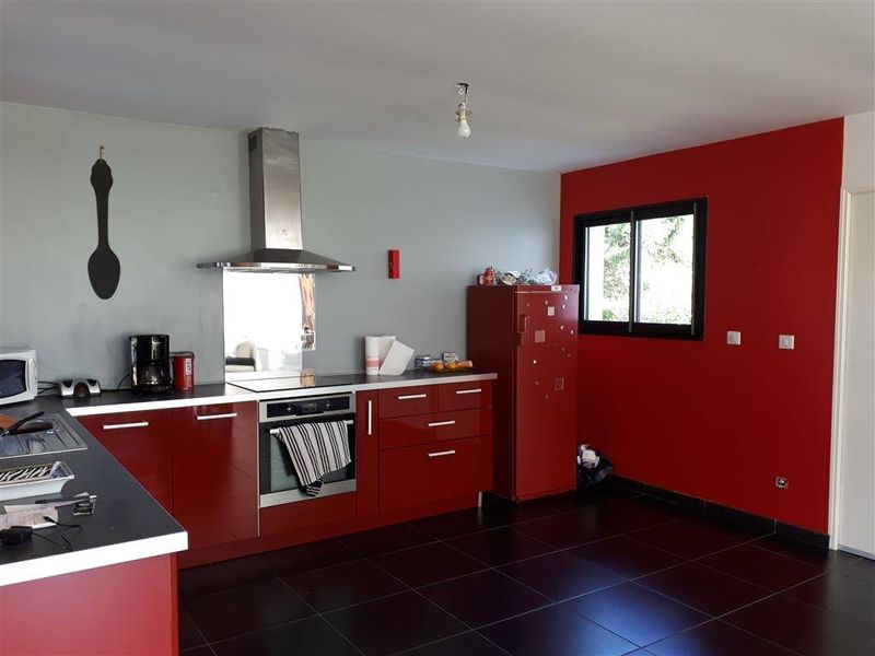 TRÈS BEAU PLAIN-PIED - 3 CHAMBRES avec GARAGE située canton SAINT ROMAIN (76430)