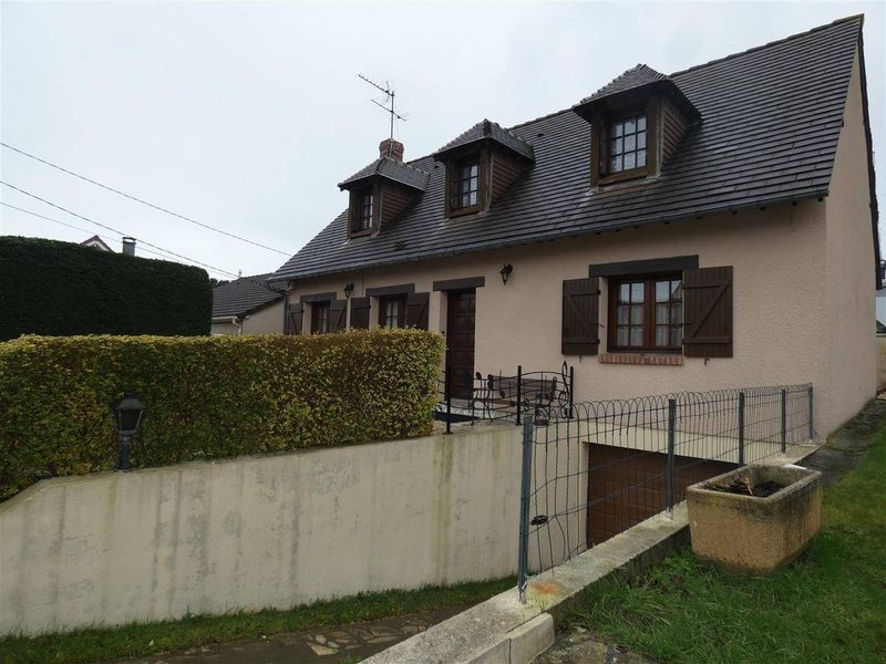 MAISON TRADITIONNELLE FAMILIALE T5 sur SOUS-SOL COMPLET située au HAVRE - SANVIC 76620