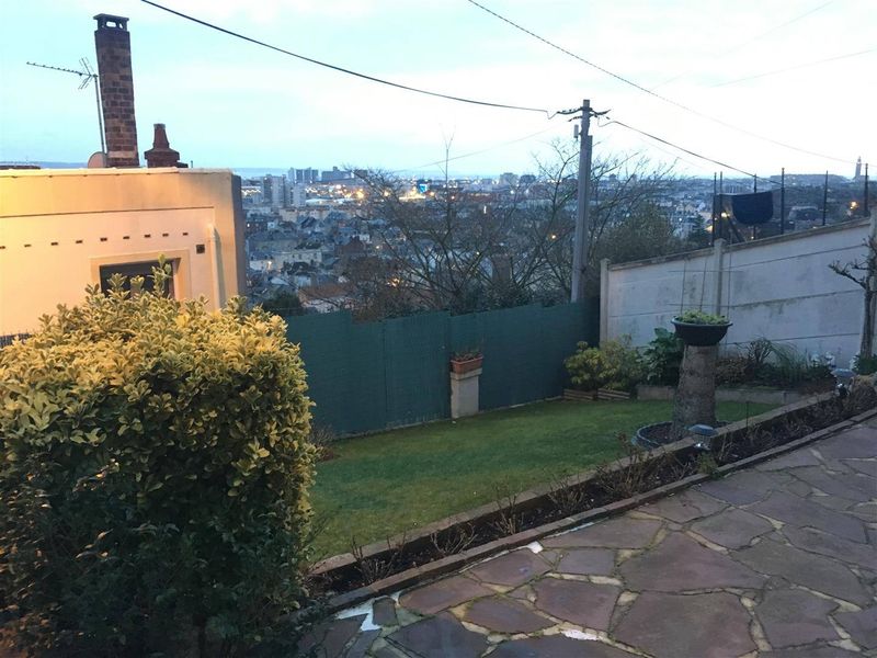 À vendre,  CHARMANTE MAISON type SANVICAISE avec JARDIN expo SUD située au HAVRE - OBSERVATOIRE 76600