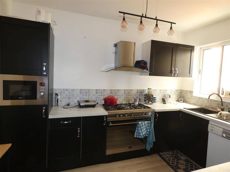 MAISON DE VILLE T4 avec JARDIN CLOS située CENTRE de GODERVILLE 76110, à 30 minutes du Havre