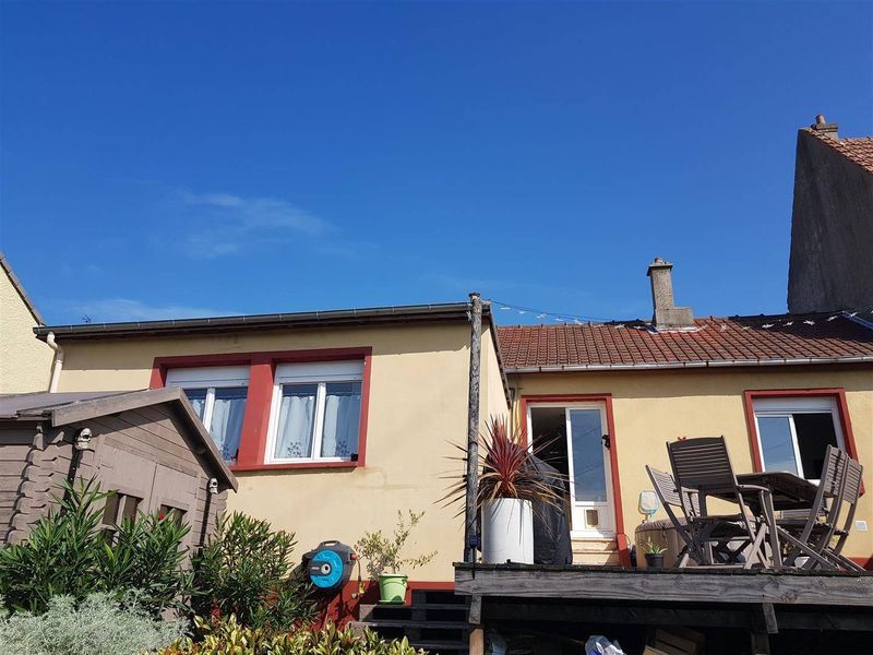 PLAIN-PIED TOTAL T4 avec GARAGE et JARDIN situé à GONFREVILLE L'ORCHER 76700, proche entrée du HAVRE.