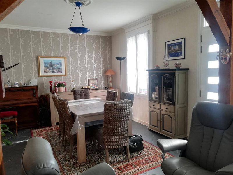 À vendre, MAISON DE CARACTÈRE T6 de 138m² HABITABLES avec GARAGE et JARDIN située au HAVRE - ACACIAS 76610