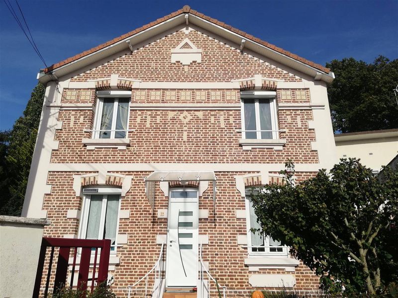 À vendre, MAISON DE CARACTÈRE T6 de 138m² HABITABLES avec GARAGE et JARDIN située au HAVRE - ACACIAS (76610)