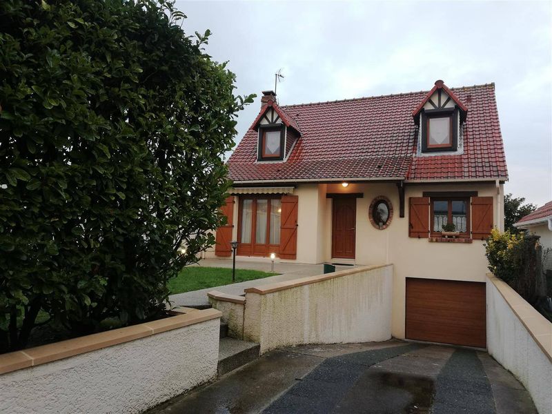 A vendre, maison non mitoyenne 3 chambres garage et jardin située au Havre 76600 - secteur acacias 76620