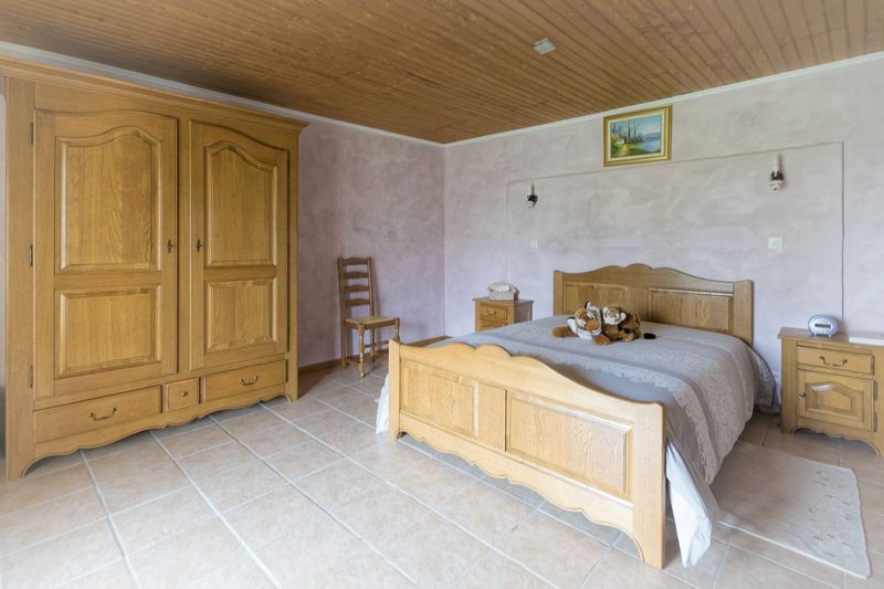 BELLE PROPRIÉTÉ NORMANDE -- GRANDS VOLUMES -- 5 CHAMBRES en vente entre LILLEBONNE et BOLBEC 76210