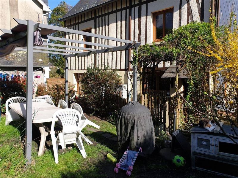À vendre, MAISON NORMANDE T5 avec JARDINET située CENTRE DE BOLBEC 76210