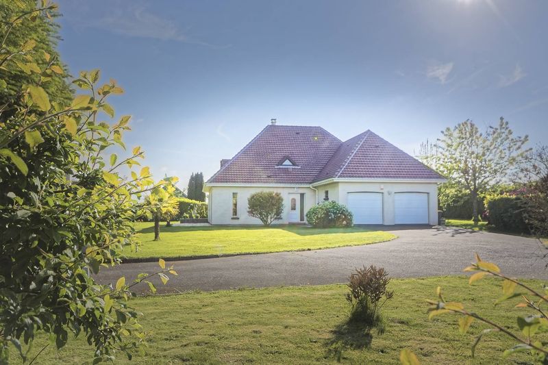 À vendre, PLAIN-PIED TOTAL T4 avec BEAU JARDIN PLAT, CLOS & ARBORÉ de 1500m² situé canton SAINT ROMAIN DE COLBOSC (76430)