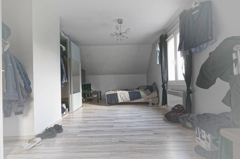 PAVILLON TRADITIONNEL T5 avec vie de PLAIN-PIED situé Canton SAINT ROMAIN DE COLBOSC 76430, en CENTRE BOURG