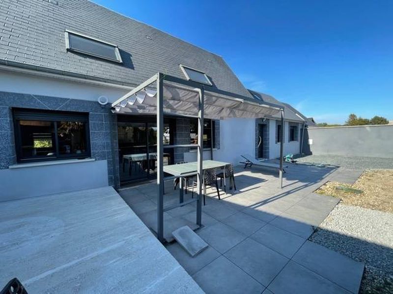 MAISON T4 avec vie de PLAIN-PIED sur BEAU JARDIN PLAT et CLOS de 1100m² en vente à 5 minutes d' ÉTRETAT (76790)