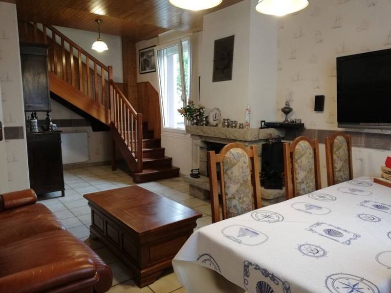 À vendre, MAISON DE CARACTÈRE T4 sur SOUS-SOL avec GARAGE et JARDIN CLOS et ARBORÉ située au HAVRE - SAINTE CÉCILE 76610