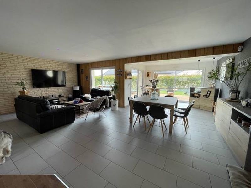 À vendre, PAVILLON CONTEMPORAIN T4 édifié en PLAIN-PIED sur 1100m² de TERRAIN situé à 2 KMS de GONNEVILLE LA MALLET 76280