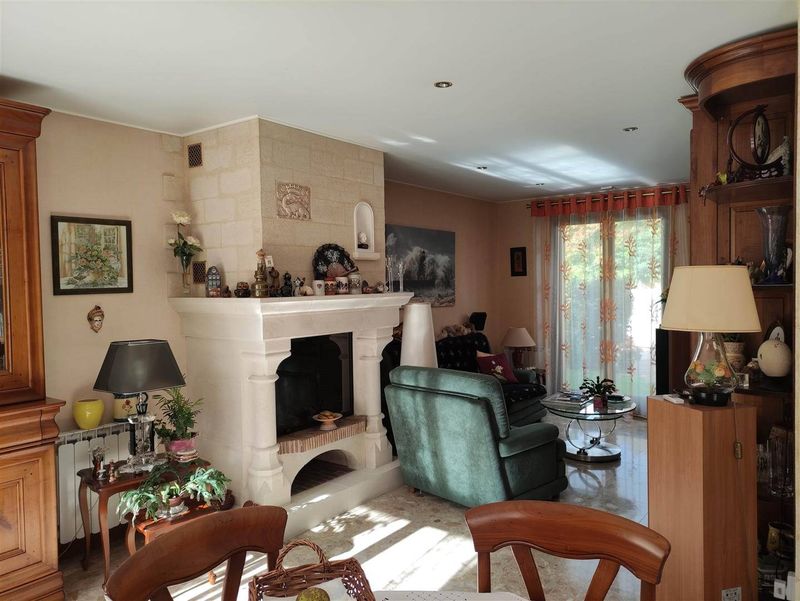 À vendre, JOLI TRADITIONNEL T4 sur SOUS-SOL COMPLET situé proche LILLEBONNE 76170, au CALME !