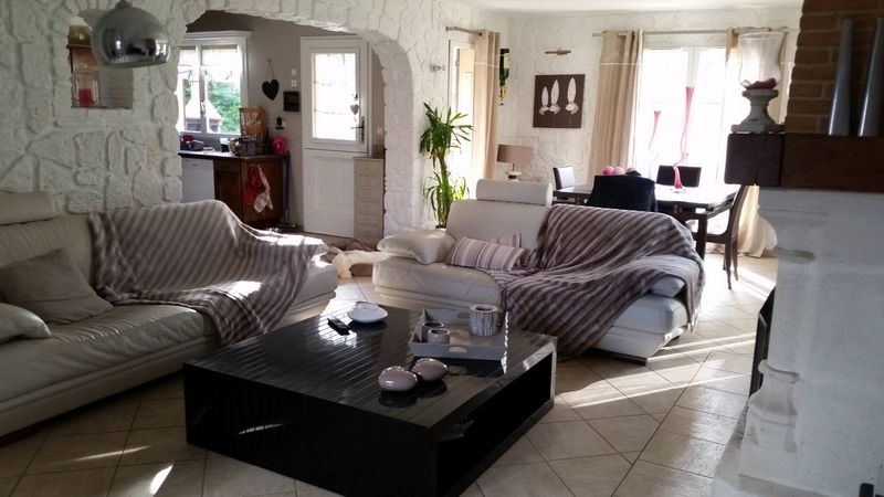 JOLI  TRADITIONNEL FAMILIAL sur SOUS-SOL COMPLET en vente à OCTEVILLE SUR MER 76930