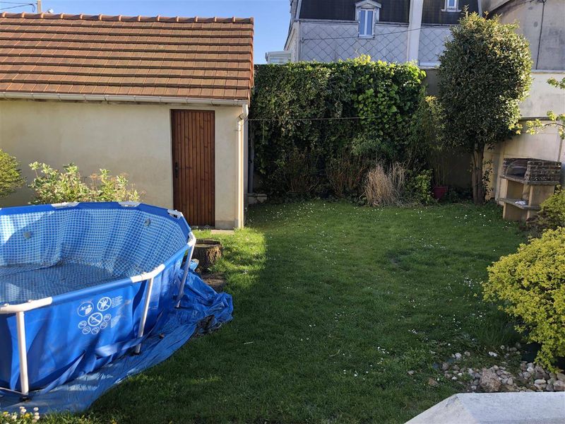 Proche de la place STE CÉCILE au Havre 76610, Belle MAISON T4 sur SOUS-SOL COMPLET avec GARAGE À Vendre