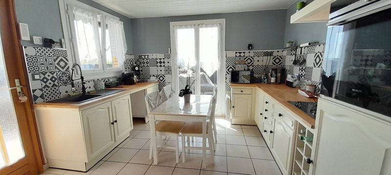 À vendre, En EXCLUSIVITÉ MAISON INDIVIDUELLE T4 située au HAVRE - BAS STE CÉCILE 76600 avec JARDIN, TERRASSE et stationnement 2V.