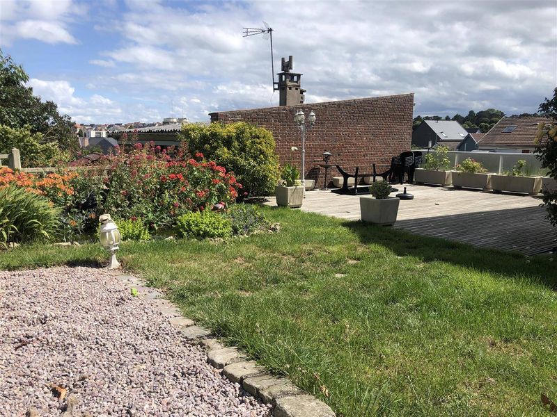 MAISON INDIVIDUELLE volume T4 avec JARDIN et GARAGE, À vendre au HAVRE secteur ACACIAS/JENNER 76620