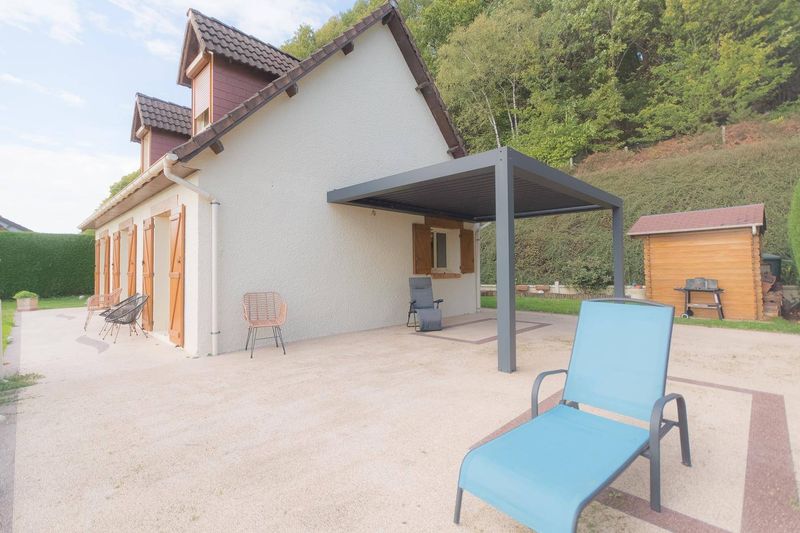 MAISON TRADITIONNELLE offrant vie de PLAIN-PIED sur parcelle 700m² située à GRUCHET LE VALASSE (76210)
