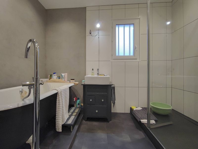 VENDU ! PLAIN-PIED CONTEMPORAIN idéalement situé en PLEIN COEUR de CRIQUETOT L'ESNEVAL (76280)