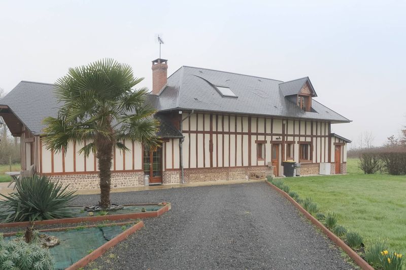 Maison à colombages avec vie de PLAIN-PIED située à proximité de SAINT-ROMAIN-DE-COLBOSC (76430)