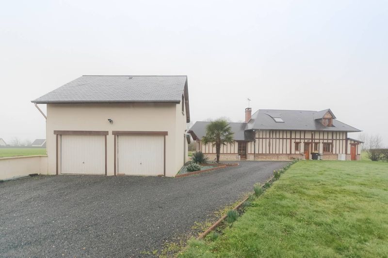 Maison à colombages avec vie de PLAIN-PIED située à proximité de SAINT-ROMAIN-DE-COLBOSC (76430)