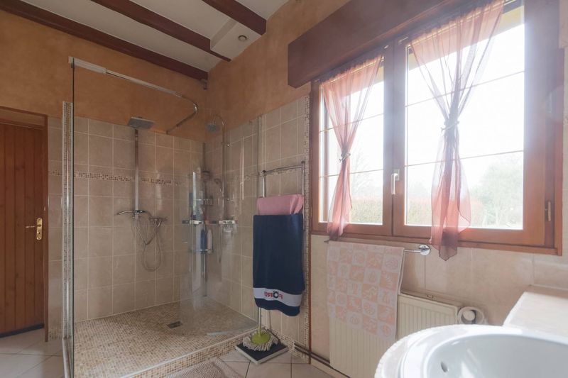 Maison à colombages avec vie de PLAIN-PIED située à proximité de SAINT-ROMAIN-DE-COLBOSC (76430)