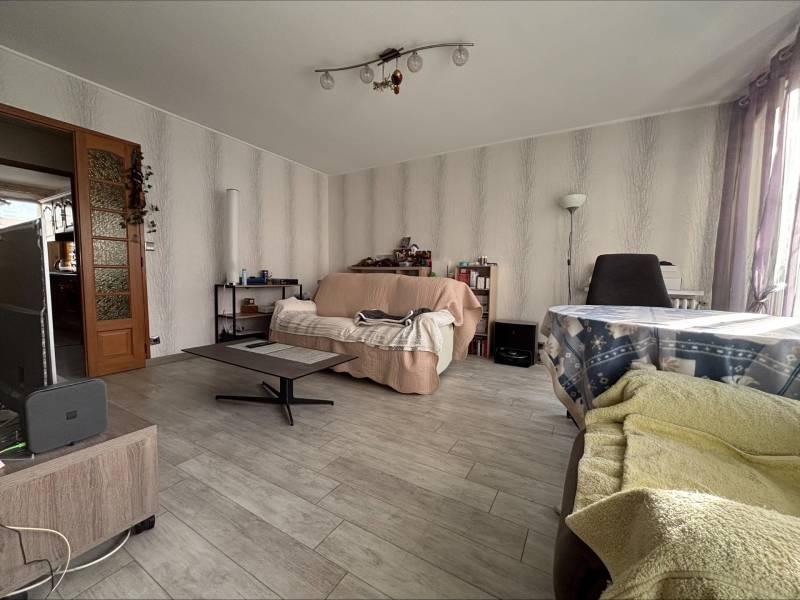 VENDU  ! Appartement BEAU VOLUME T4 avec BALCON bien situé proche futur TRAMWAY au HAVRE (76600) - Graville