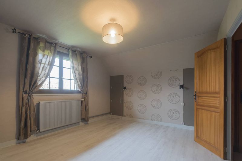VENDU ! CHARMANTE MAISON édifiée sur BELLE PARCELLE DE TERRAIN 2800m² située proche ST-ROMAIN (76430)