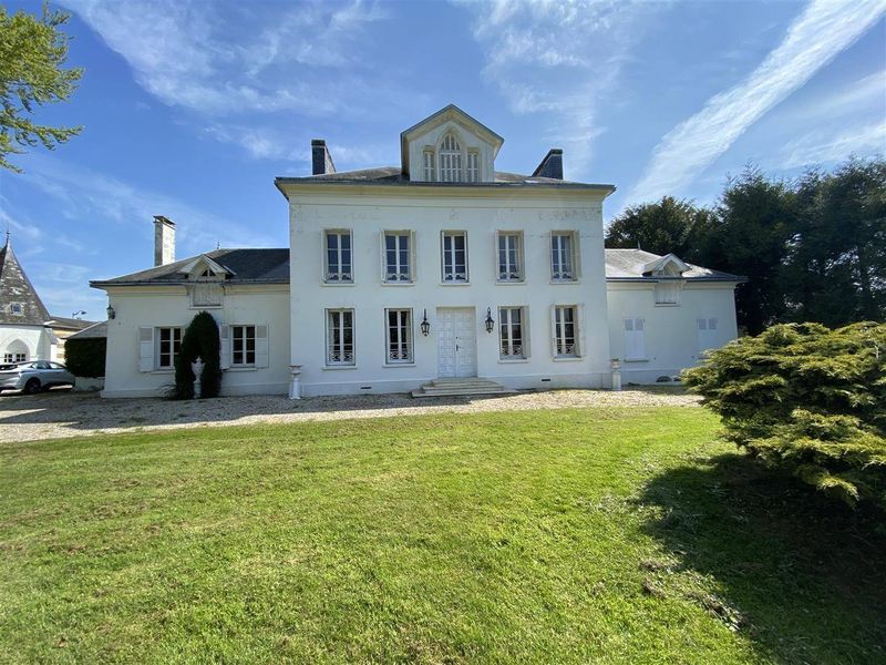 Magnifique demeure du 19ème siècle édifiée sur parc paysagé 5000m² à proximité de ST-ROMAIN DE COLBOSC (76430)