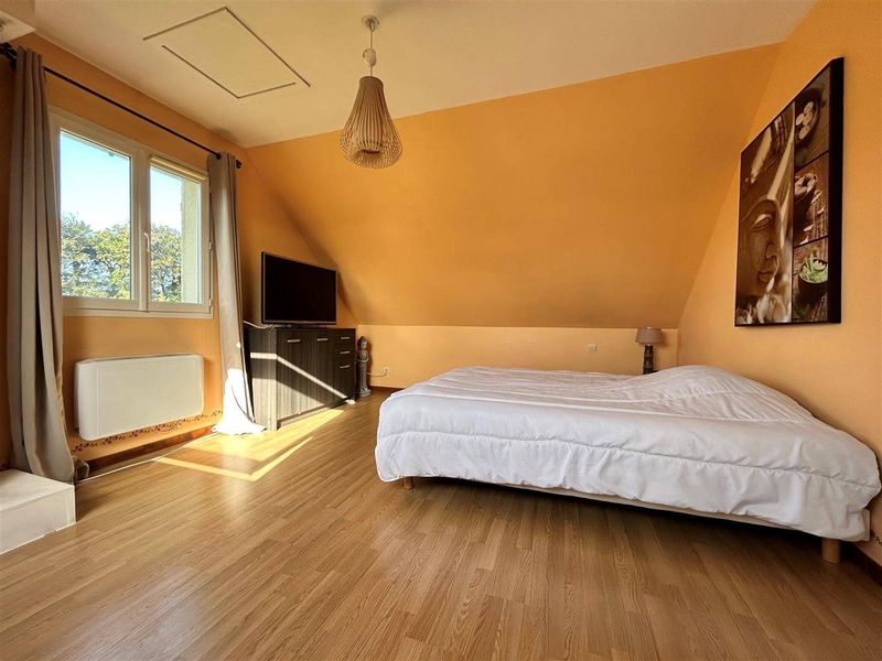 VENDU ! EN EXCLUSIVITÉ, Maison volume 5 CHAMBRES offrant vie de PLAIN-PIED à proximité d'ANGERVILLE L'ORCHER