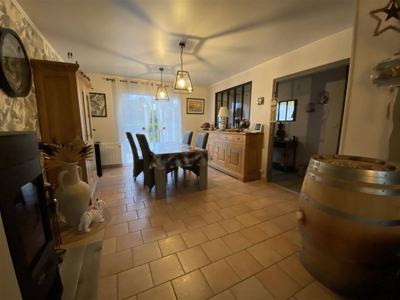 VENDU ! Pavillon traditionnel offrant vie de PLAIN-PIED situé à proximité de CRIQUETOT L'ESNEVAL