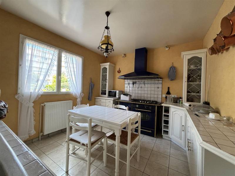 HARFLEUR CENTRE - Maison Beau volume 175m² habitables avec vie de PLAIN-PIED (76700)