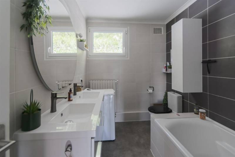 En vente, Maison RÉNOVÉE située à proximité de Saint Romain de Colbosc (76430)