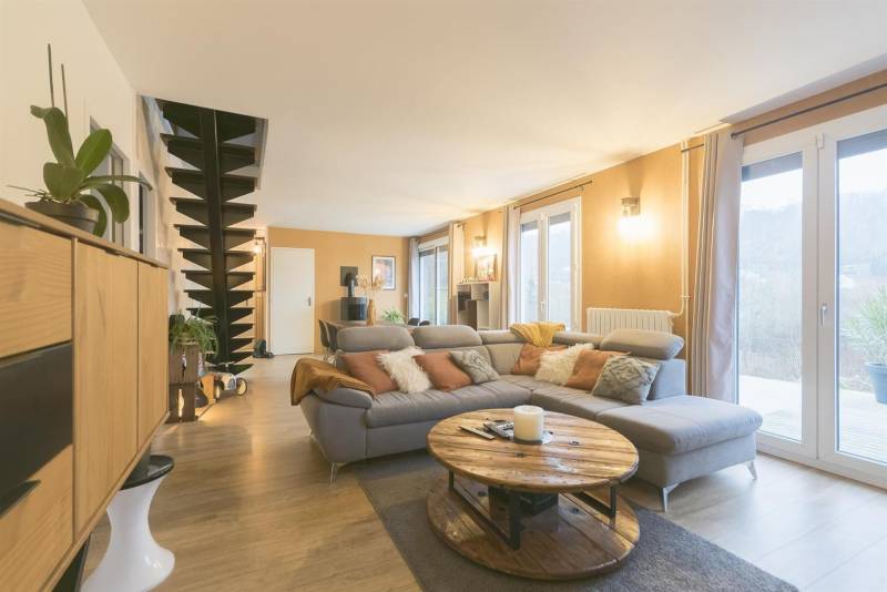 En vente, Maison RÉNOVÉE située à proximité de Saint Romain de Colbosc (76430)