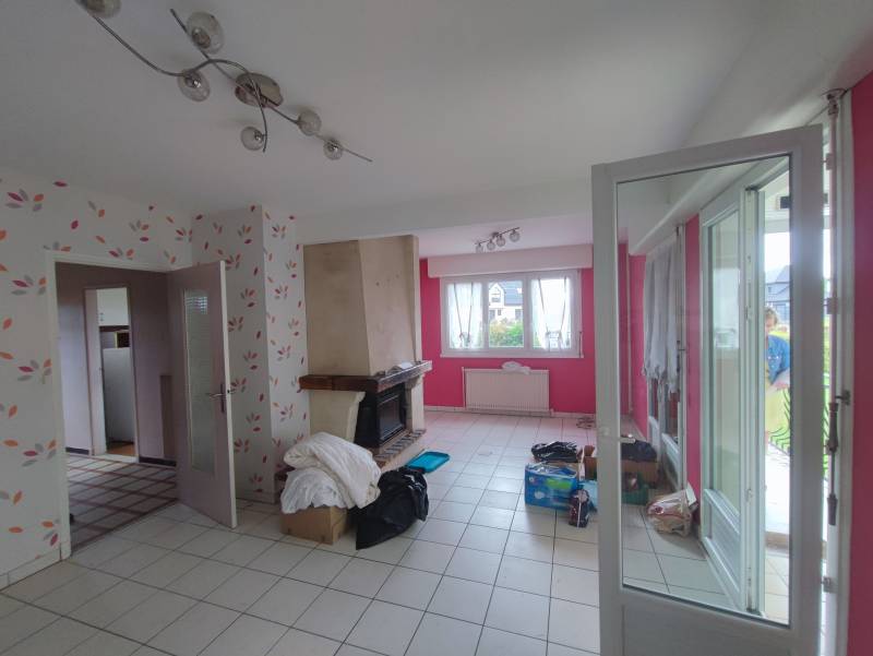 Proche centre-bourg, Maison offrant vie de PLAIN-PIED sur SOUS-SOL COMPLET située à ST-ROMAIN DE COLBOSC (76430)