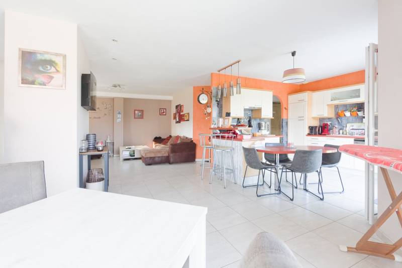 Maison de PLAIN-PIED TOTAL édifiée sur belle parcelle de terrain 1000m² entre LILLEBONNE et ST-ROMAIN