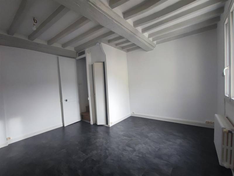 Maison en BON ÉTAT, idéalement située à LILLEBONNE (76170)