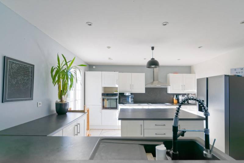 Grande Maison VOLUME 220m² offrant vie de PLAIN-PIED idéalement située proche de ROGERVILLE (76700)