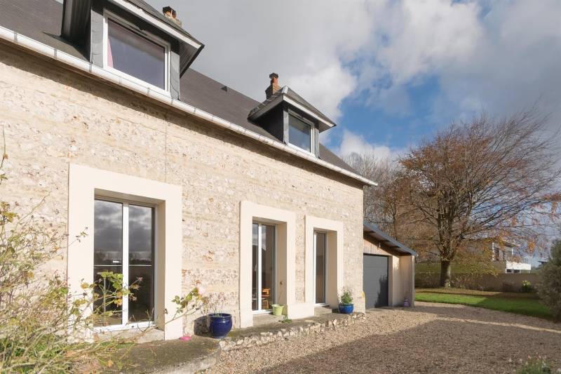 SOUS-COMPROMIS ! Maison BEAU VOLUME située AU CALME proche SAINT-ROMAIN DE COLBOSC (76430)