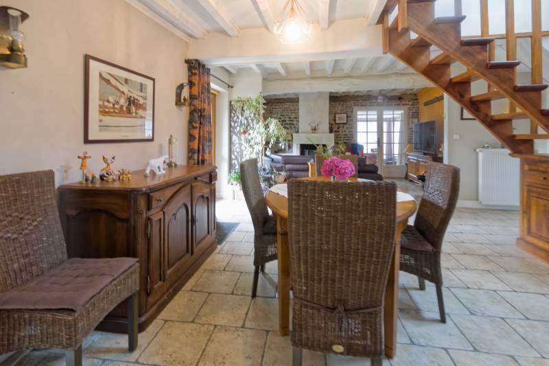 RARE à la vente, TRÈS BEL ENSEMBLE IMMOBILIER bien situé au CALME proche de ST-ROMAIN DE COLBOSC (76430)